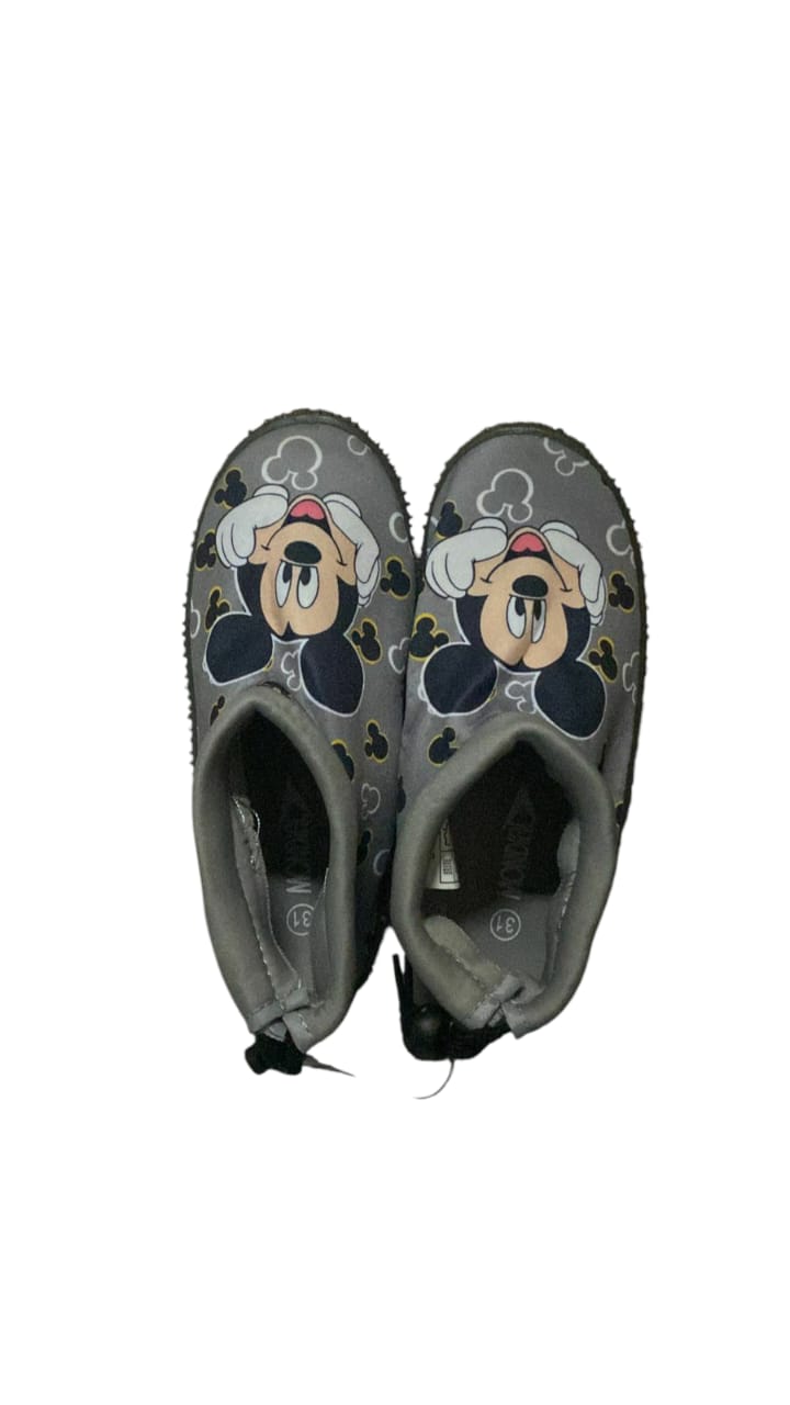 Sea shoes