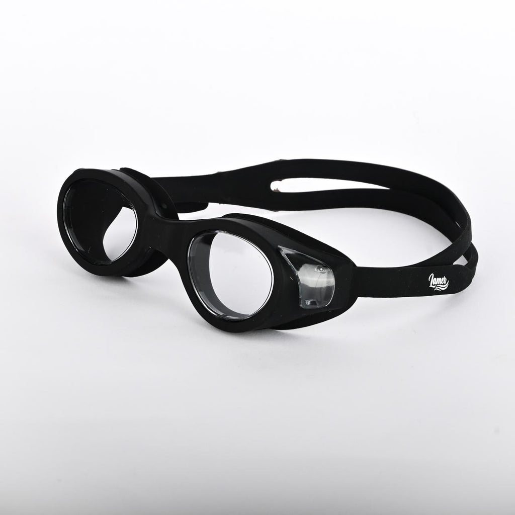 Swimming goggles