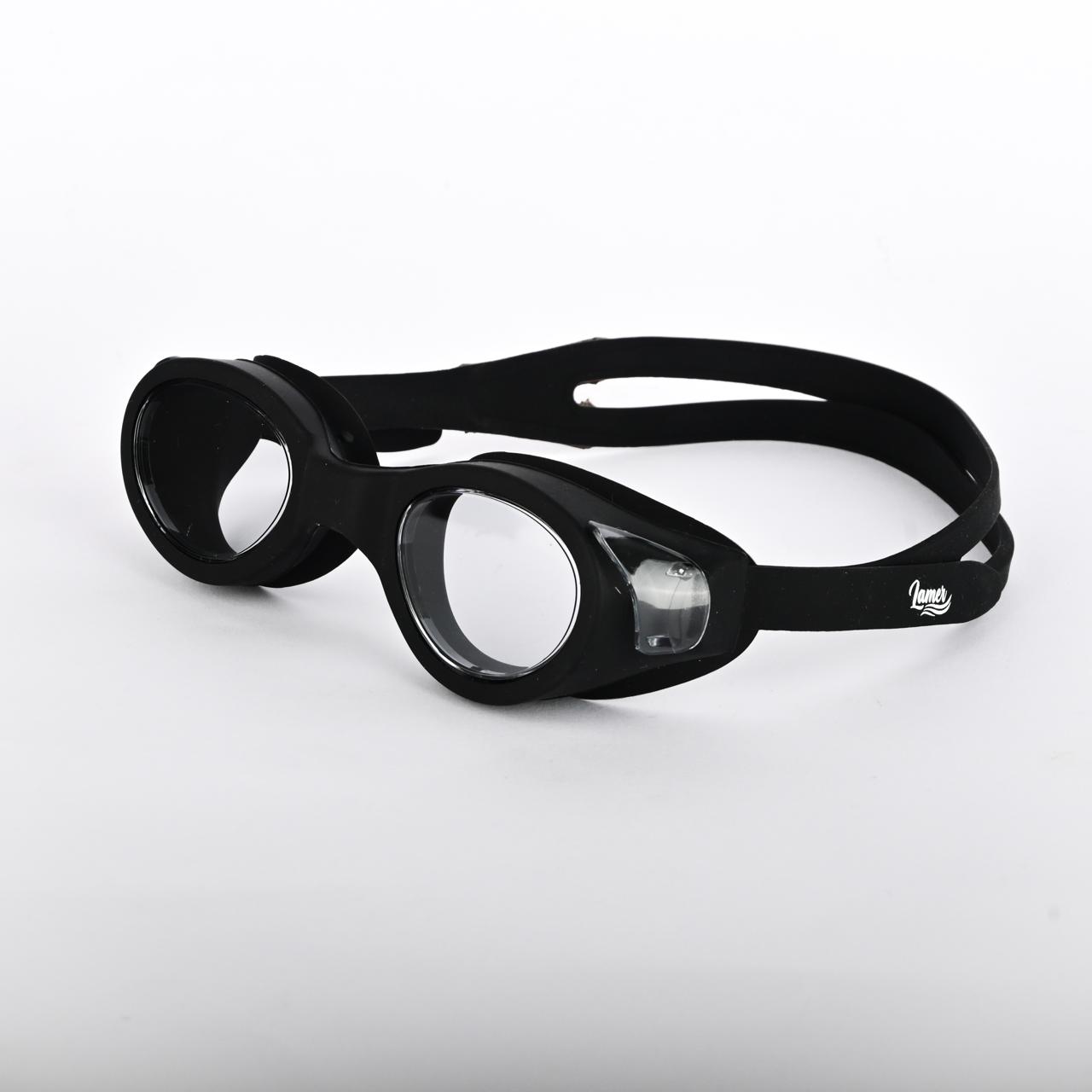 Swimming goggles