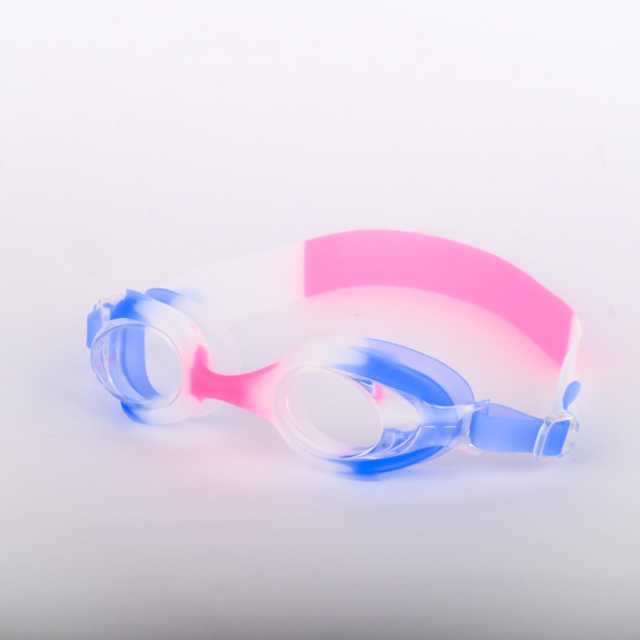 Swimming goggles