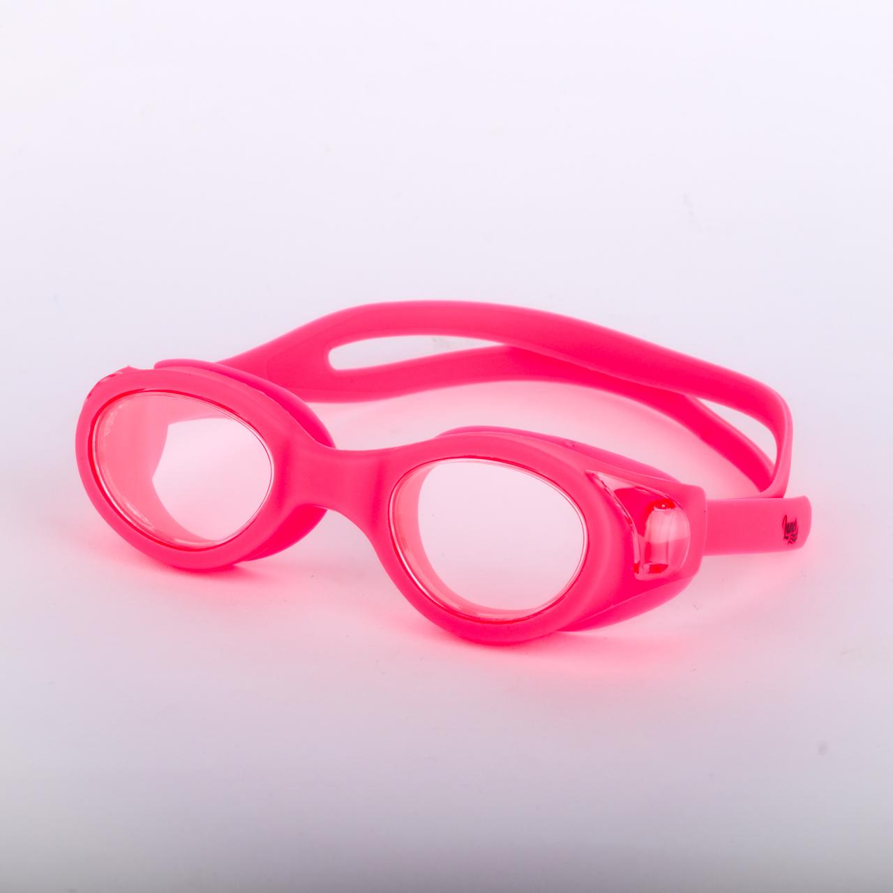 Swimming goggles