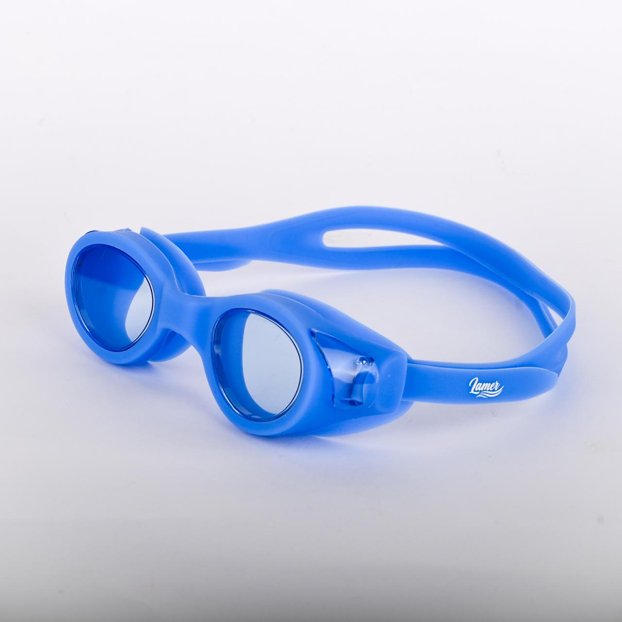 Swimming goggles